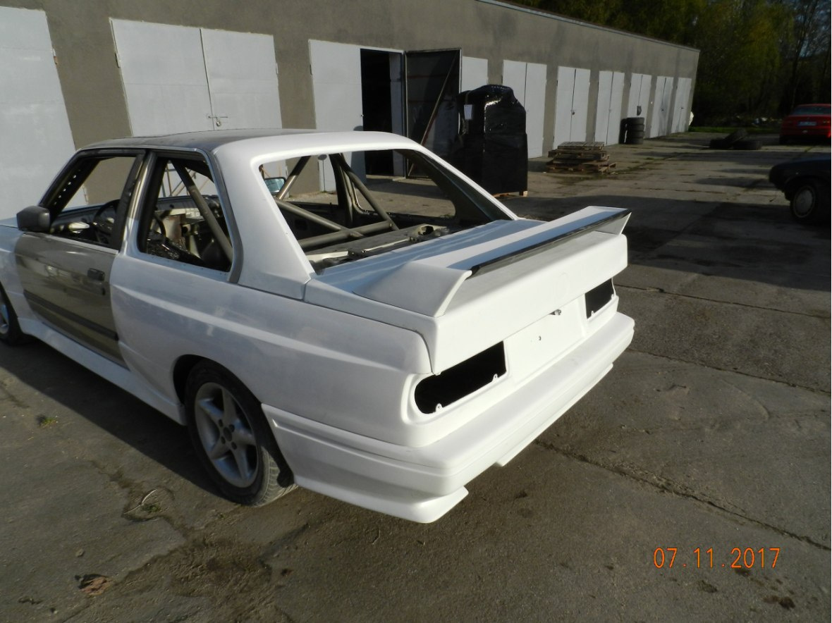 Części samochodowe do motorsportu & tuning wizualny > ZDERZAK TYLNY BMW ...